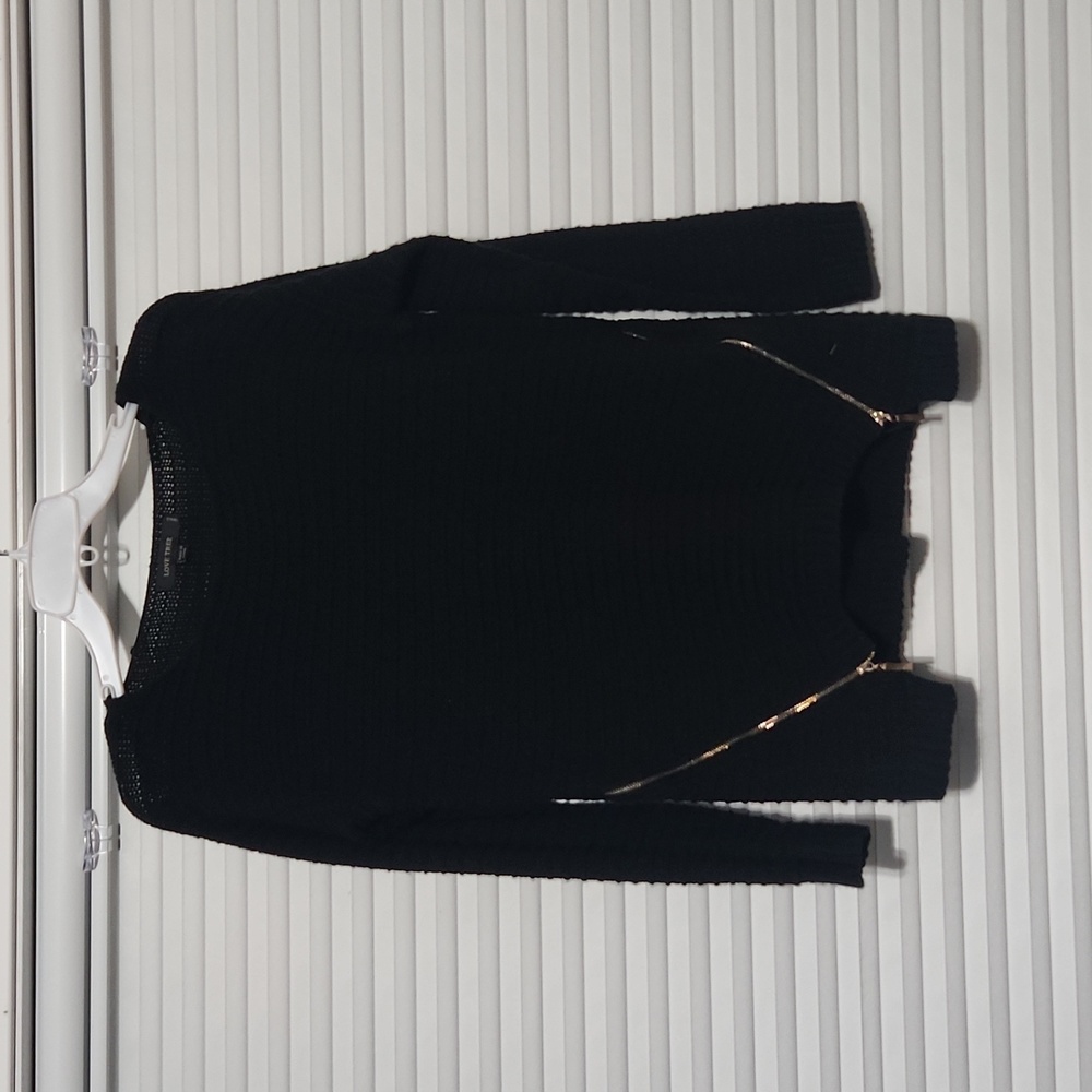 Women's Sweater. By Love Tree. Size SMALL. Black.